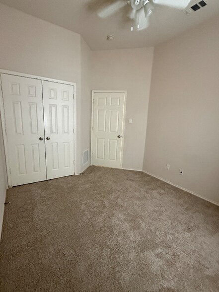 Building Photo - 3121 Fox Hollow Dr