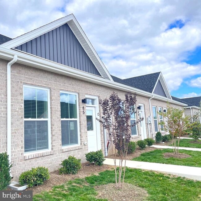 Building Photo - 63 LOCKWOOD Dr