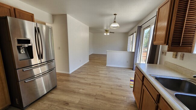 Building Photo - 1405 Mulberry Ln