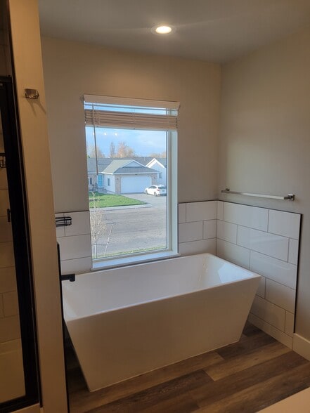 Building Photo - 2913 Sunburst Dr