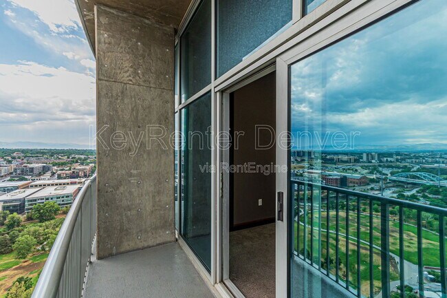 Building Photo - 1700 Bassett St