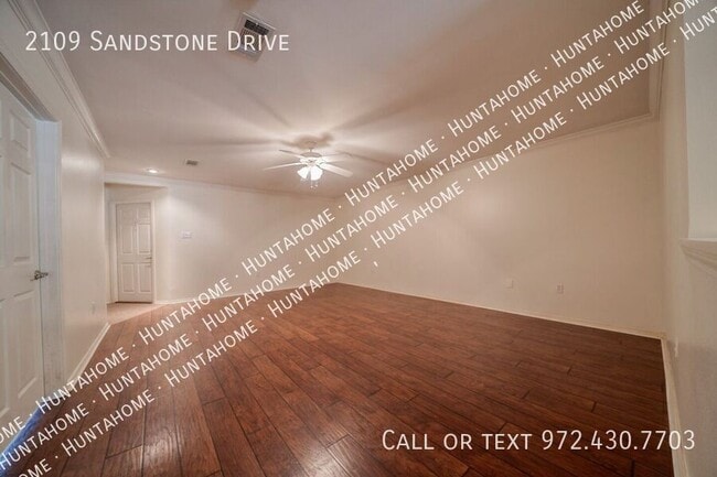 Building Photo - 2109 Sandstone Dr