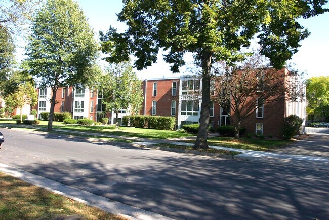 Building Photo - Chowen Plaza Apartments