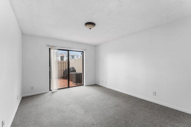 Building Photo - 612 Executive Center Dr