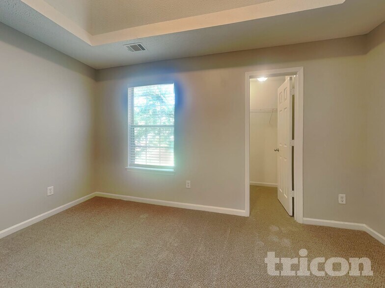 Building Photo - 222 Southwind Ln