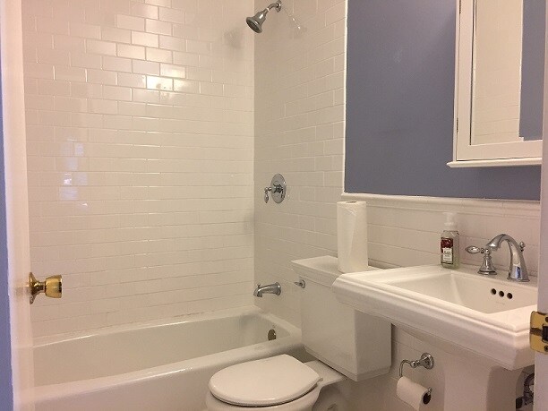 Building Photo - 1437 Lansing Ave