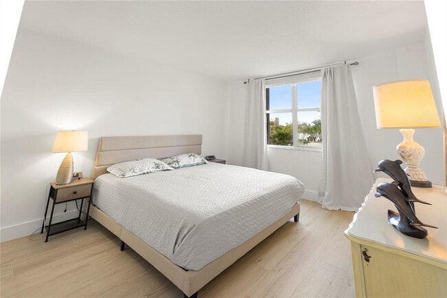 Building Photo - 2000 S Ocean Blvd