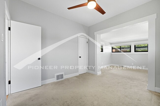 Building Photo - Charming Home with Central AC and Fenced Yard