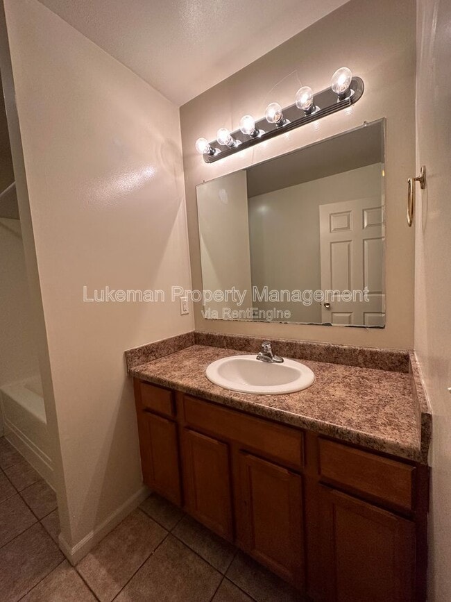 Building Photo - 3103-3105 W Michigan Ave