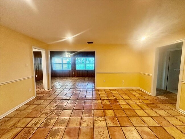 Building Photo - 1105 N Lake Otis Dr SE
