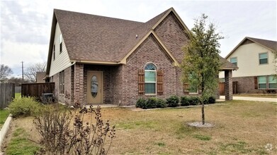 Building Photo - Spacious 2 Story Duplex in Benbrook