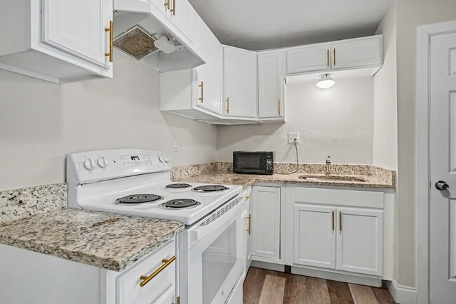 Building Photo - 1327 35th St