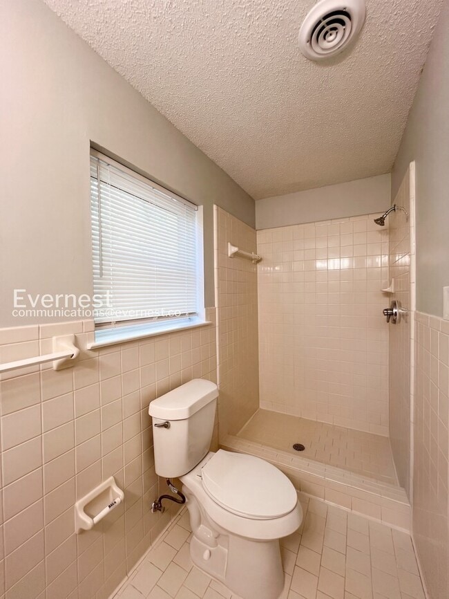 Building Photo - 4257 Renners Rd