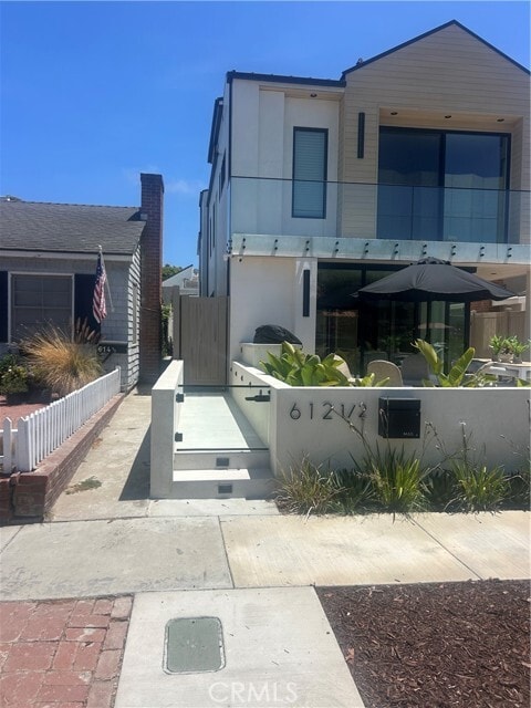 Building Photo - 612 Begonia Ave