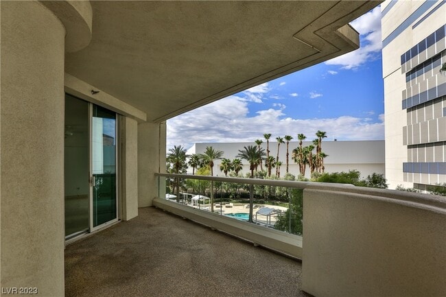 Building Photo - 2877 Paradise Rd