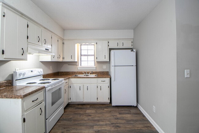 Building Photo - 14-414 Thompsonville Ln