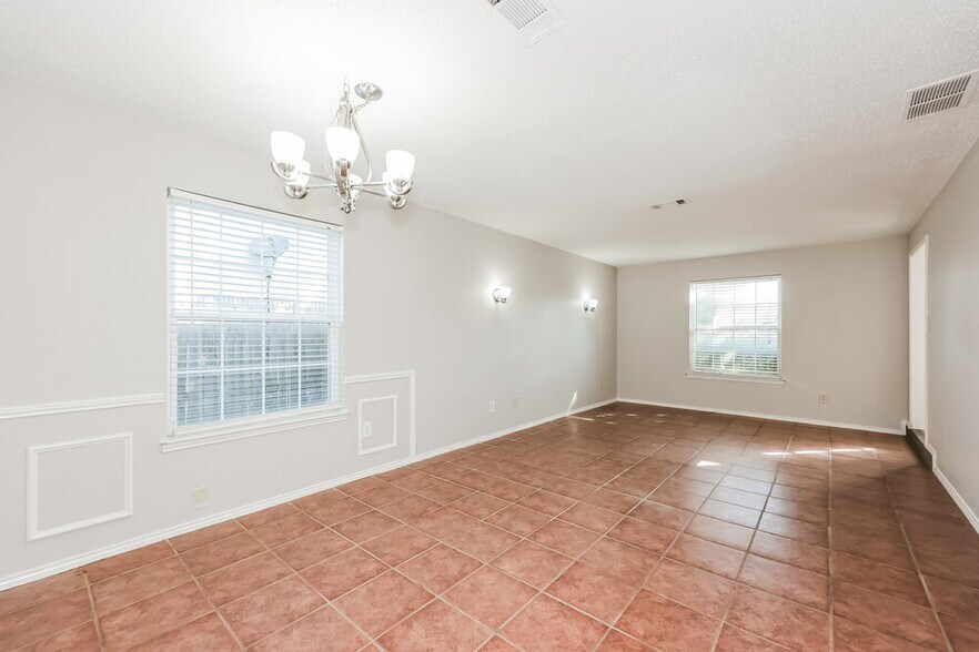 Building Photo - 5528 Royal Meadow Ln