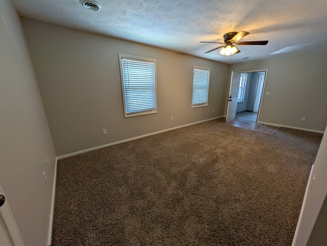 Building Photo - 306 Molloy Ct