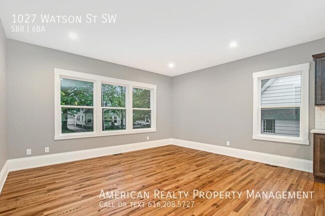 Building Photo - 1027 Watson St SW