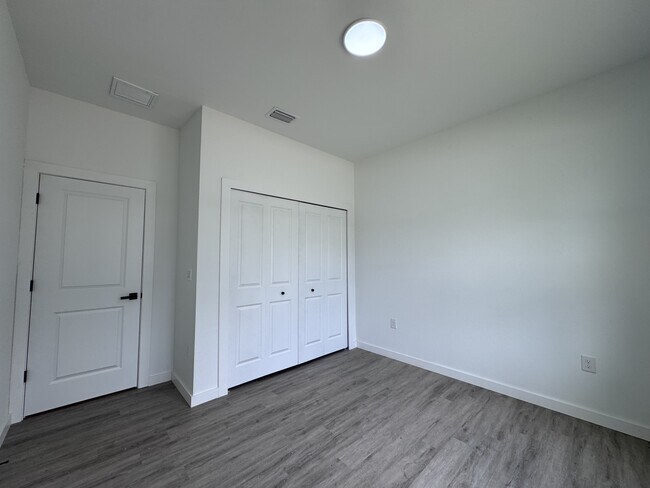 Building Photo - 1223 Koltenborn Rd