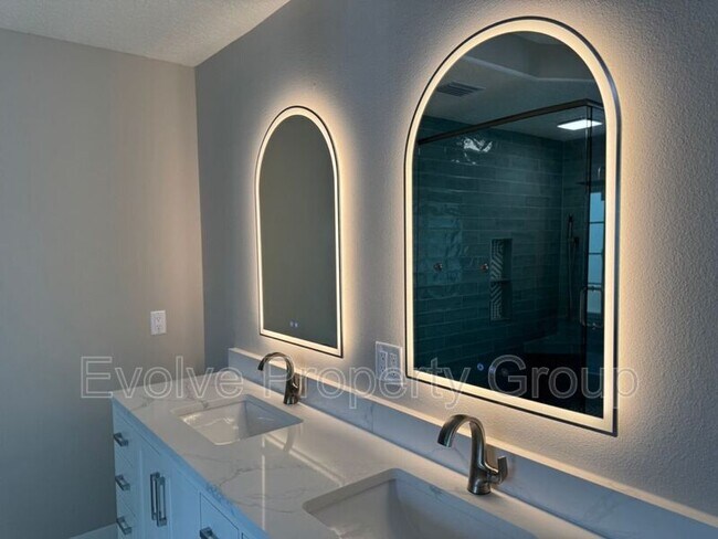 Building Photo - 470 Lambert Ave