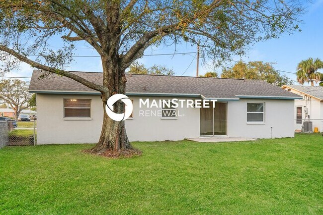 Building Photo - 3 Bedroom Pet-Friendly Home in Melbourne, FL with Main Street Renewal