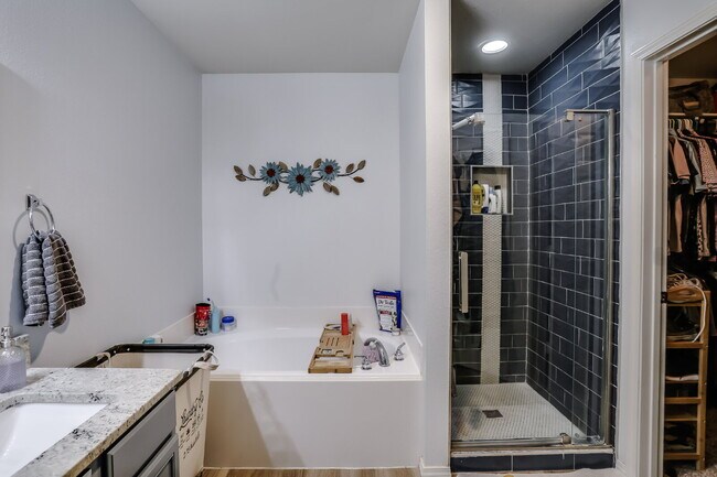 Building Photo - Stunning & Spacious Three Bedroom Home in Frenship School District!