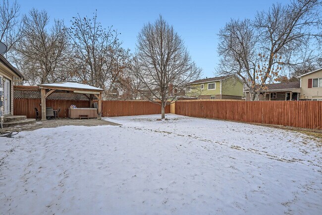 Building Photo - 10968 Jay St