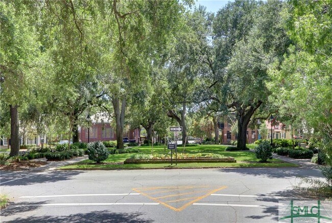 Building Photo - 112 Houston St