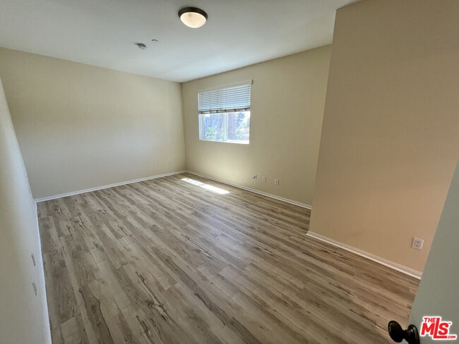 Building Photo - 13941 Sherman Way