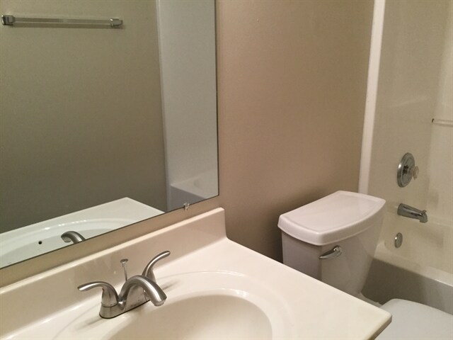 Building Photo - 242 Monarch Dr