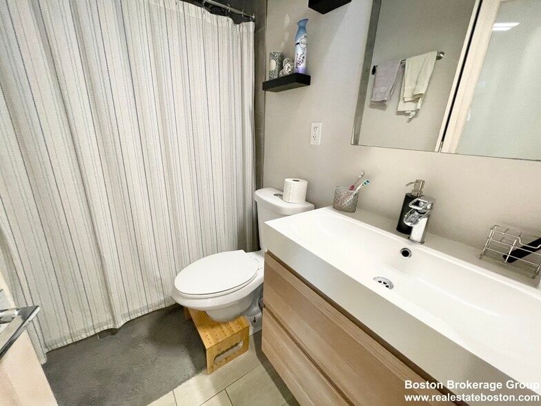 Building Photo - 42 Washburn St