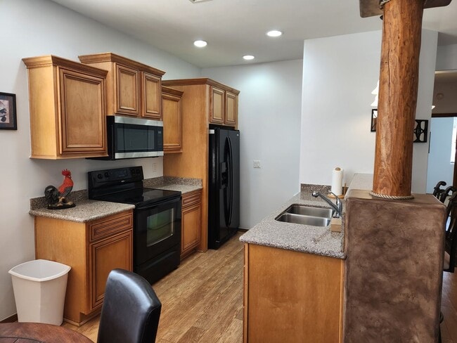 Building Photo - Furnished Bison Cove - 2 bed / 2 bath - Furnished Unit