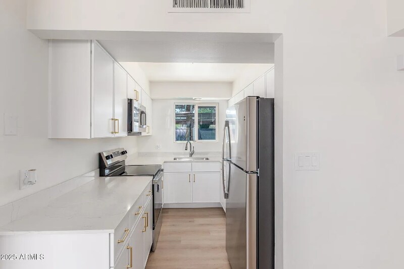 Building Photo - 4235 N 13th Pl