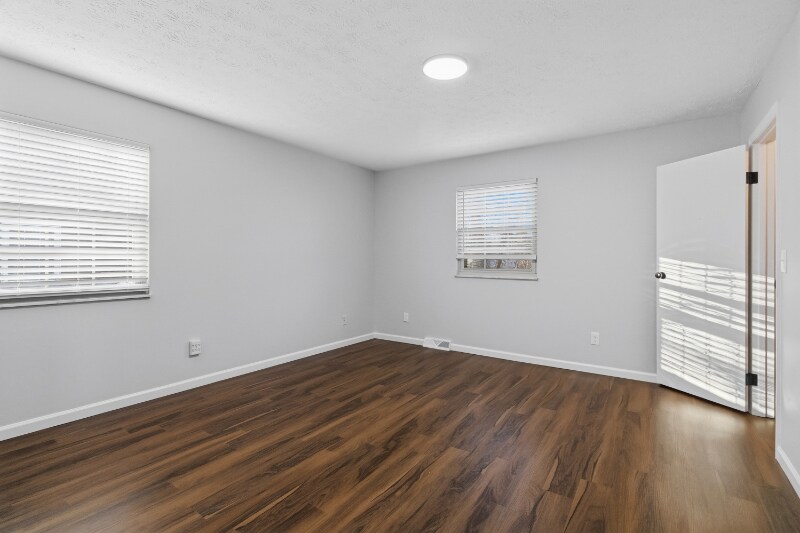 Building Photo - 3601 Mack Rd