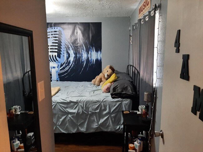 Building Photo - 22730 Elm Bark St