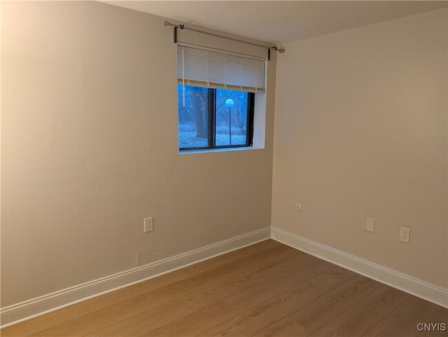 Building Photo - 273 Watertree Dr