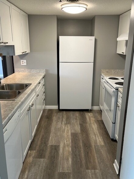 Kitchen - 728 1st Ave SW