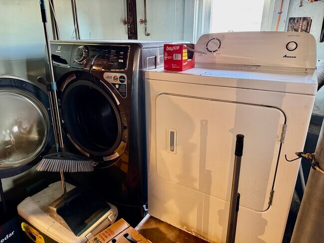 Building Photo - 56 Stafford Rd