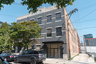 Building Photo - 213 N Racine Ave