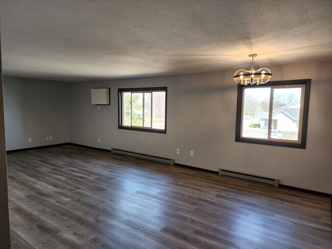 Building Photo - Sunrise Apartments LLC 16 Unit