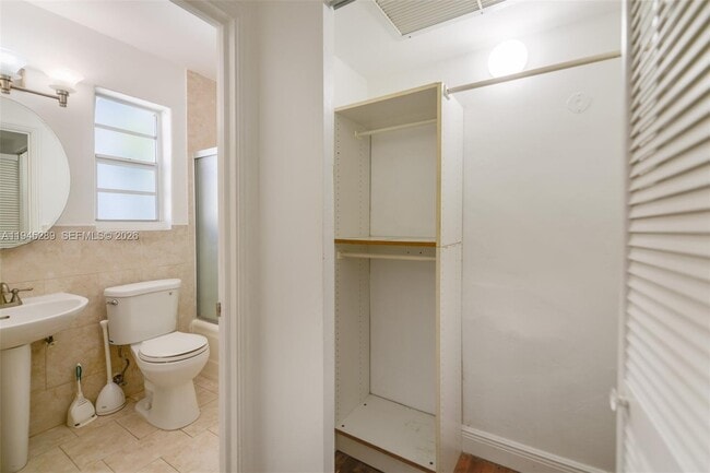 Building Photo - 1535 Meridian Ave