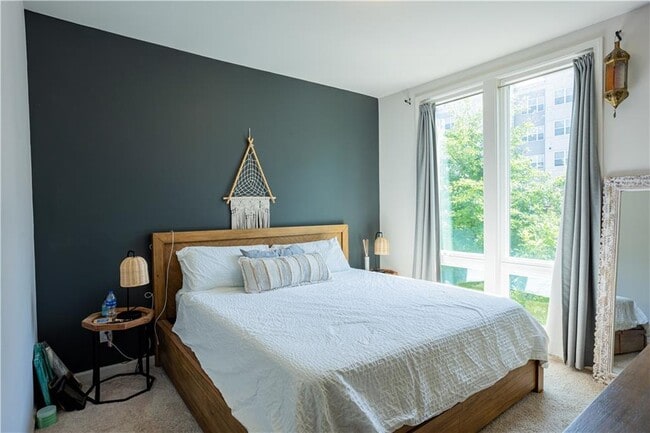 Building Photo - 452 Latta St NE