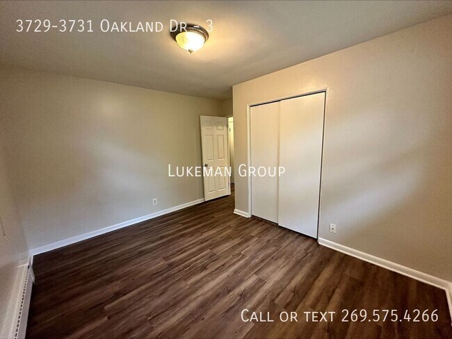 Building Photo - 3729-3731 Oakland Dr-3