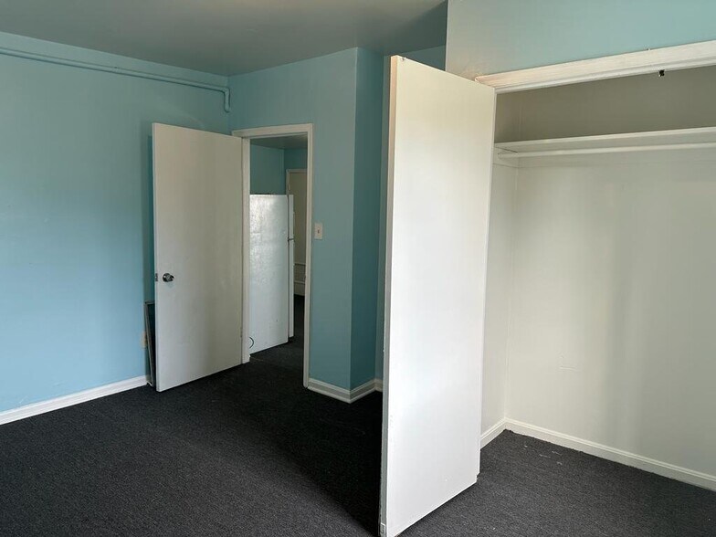 Building Photo - 4101 Fernhill Ave