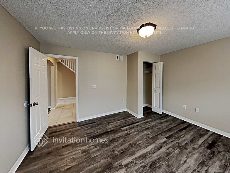 Building Photo - 12741 Kings Lake Dr