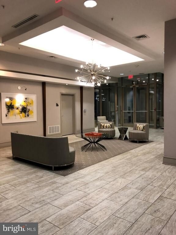 Lobby / receive guests - 3600 S Glebe Rd