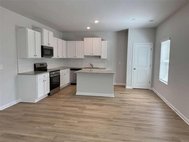 Building Photo - 111 Woodside Ct
