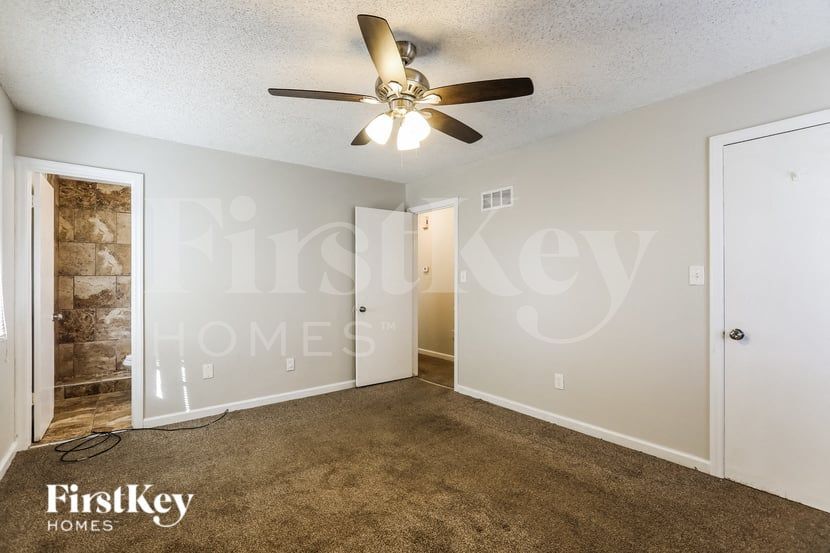 Building Photo - 8921 E 90 Terrace