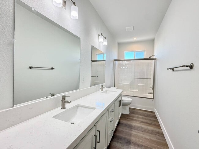 Building Photo - 11 Palm Via